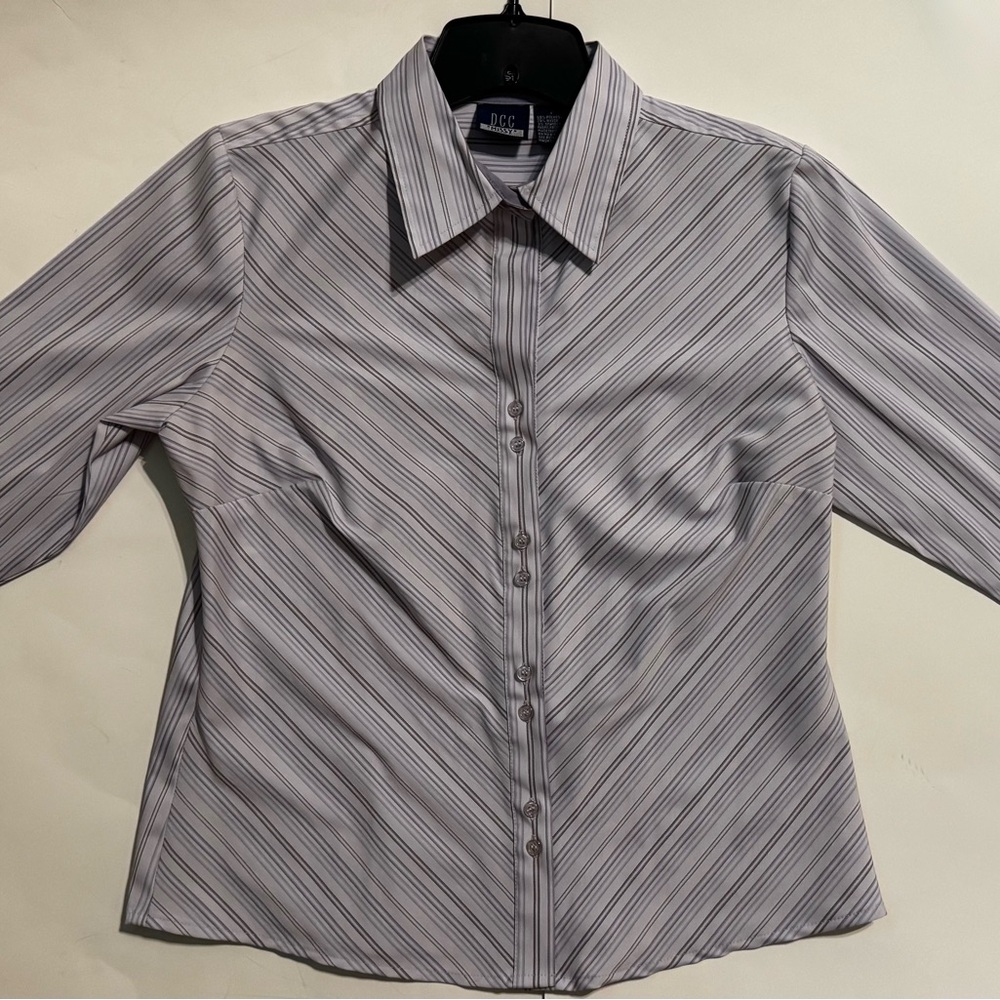 Purple Fitted Button Down Shirt with 3/4 Sleeves and Dress Shirt Collar